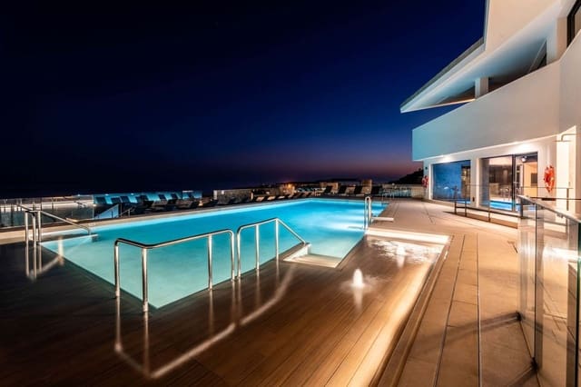 3 Zimmer Haus zu verkaufen in Torrox-Costa, Torrox mit Pool Garage - 629.000 € (Ref: 9787819)