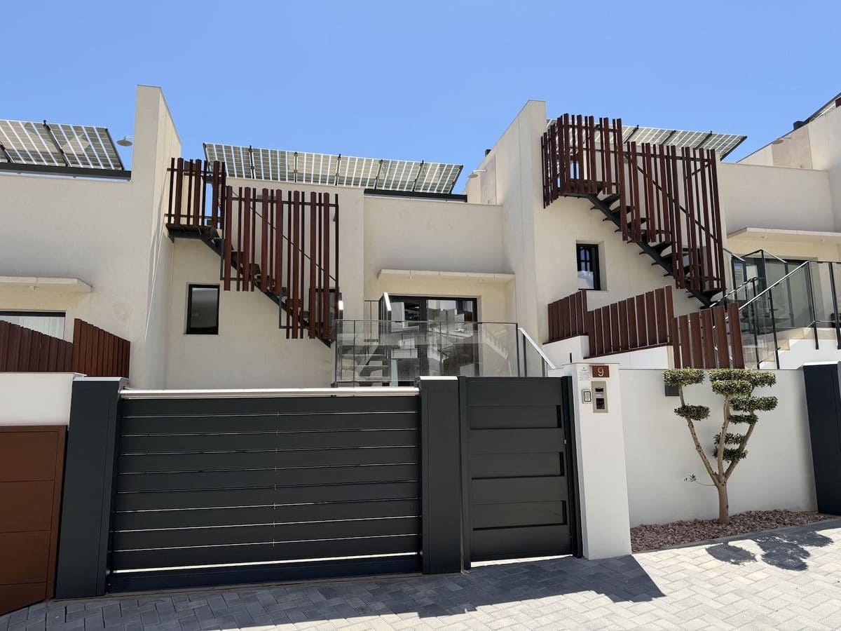3 bedroom Townhouse for sale in Torrox-Costa with pool garage - € 614,000 (Ref: 9787819)