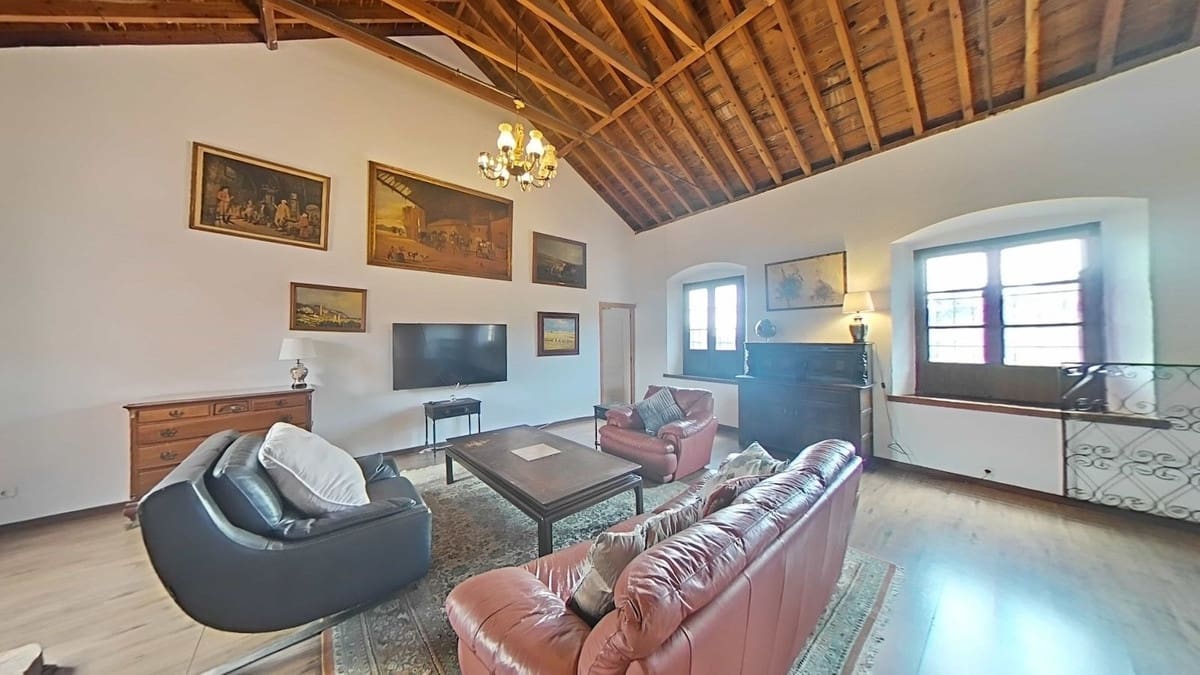 3 makuuhuone Huvila vuokrattavana paikassa Nerja mukana uima-altaan 
autotalli - 2 000 € (Ref: 9827553)