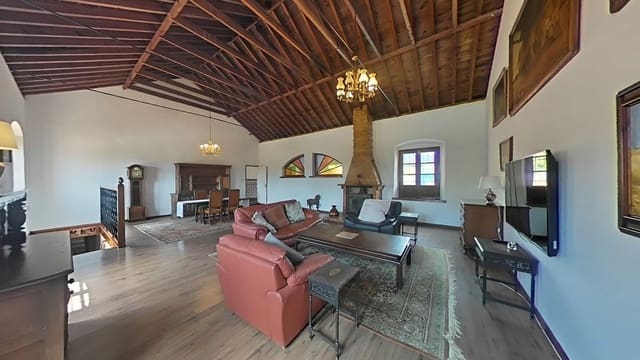 3 makuuhuone Huvila vuokrattavana paikassa Nerja mukana uima-altaan 
autotalli - 2 000 € (Ref: 9827553)