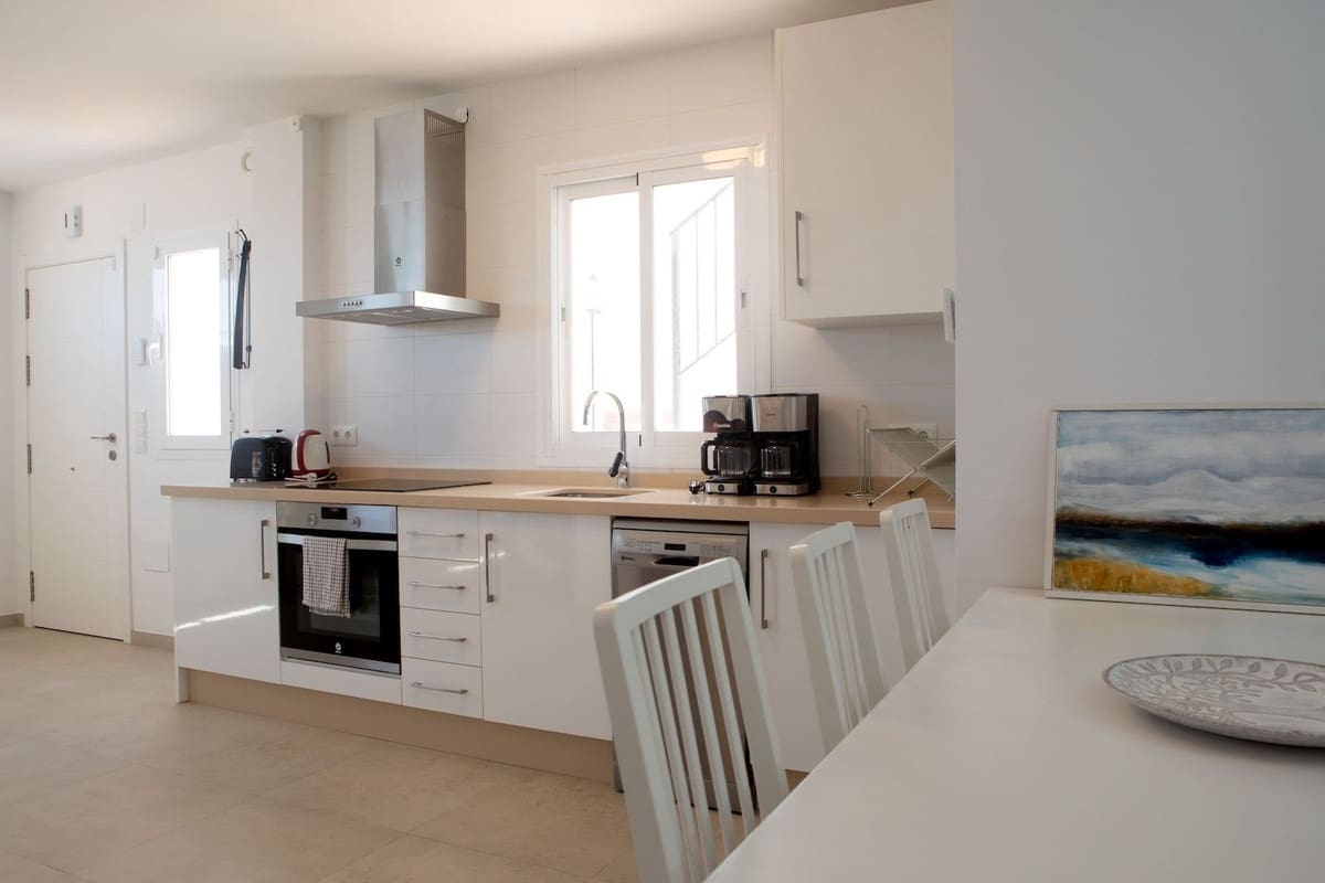 5 bedroom Villa for sale in Nerja with pool garage - € 895,000 (Ref: 9844501)
