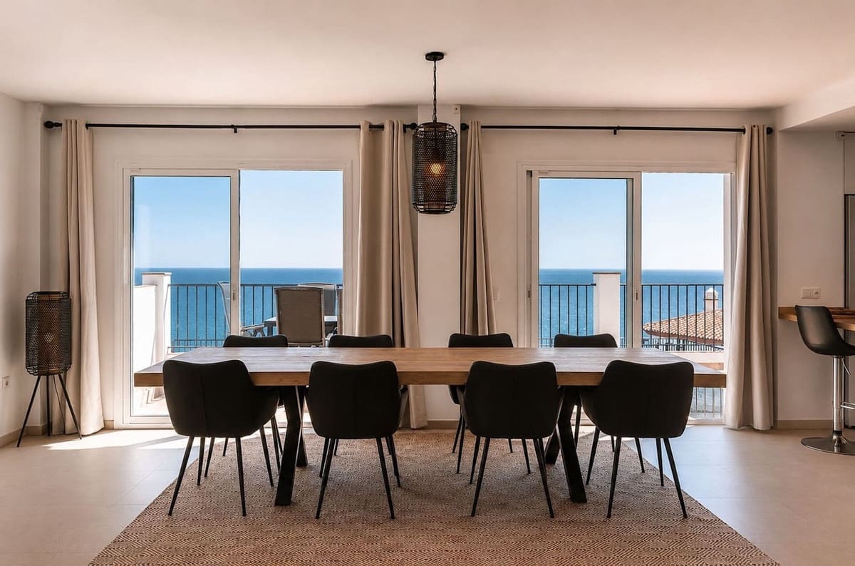 5 bedroom Villa for sale in Nerja with pool garage - € 895,000 (Ref: 9844501)