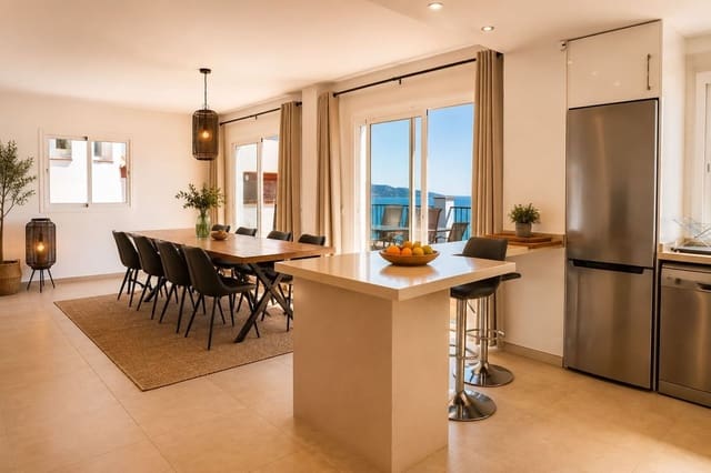 5 soverom Villa til salgs i Nerja med svømmebasseng garasje - € 895 000 (Ref: 9844501)