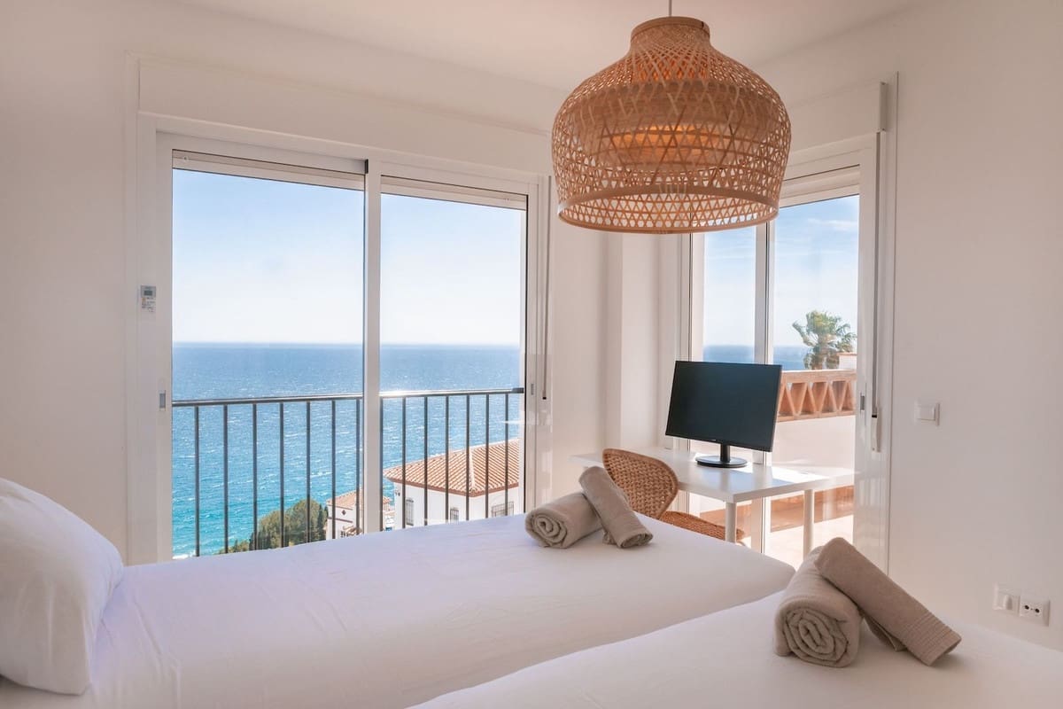 5 bedroom Villa for sale in Nerja with pool garage - € 895,000 (Ref: 9844501)