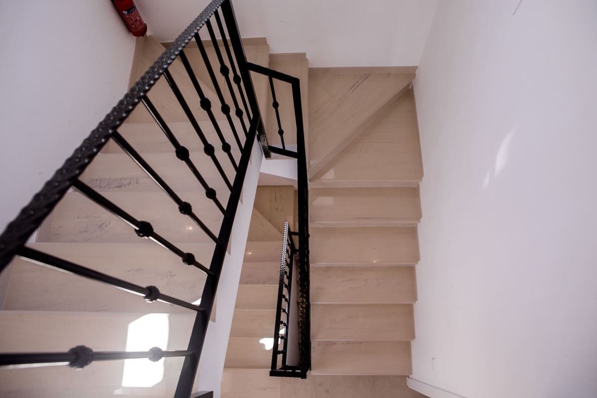 5 bedroom Villa for sale in Nerja with pool garage - € 895,000 (Ref: 9844501)