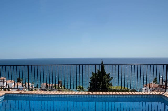 5 soverom Villa til salgs i Nerja med svømmebasseng garasje - € 895 000 (Ref: 9844501)