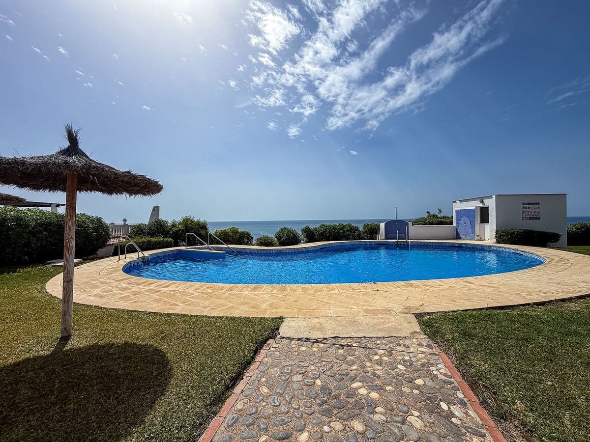 2 quarto Apartamento para venda em Torrox-Costa com piscina - 340 000 € (Ref: 9848245)