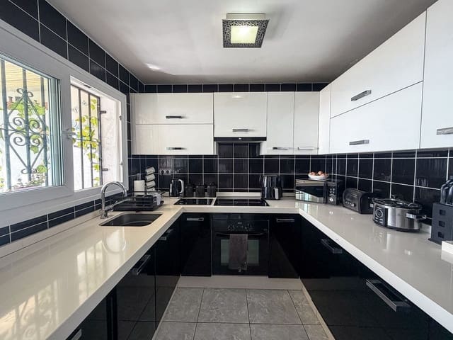 2 quarto Apartamento para venda em Torrox-Costa, Torrox com piscina - 340 000 € (Ref: 9848245)