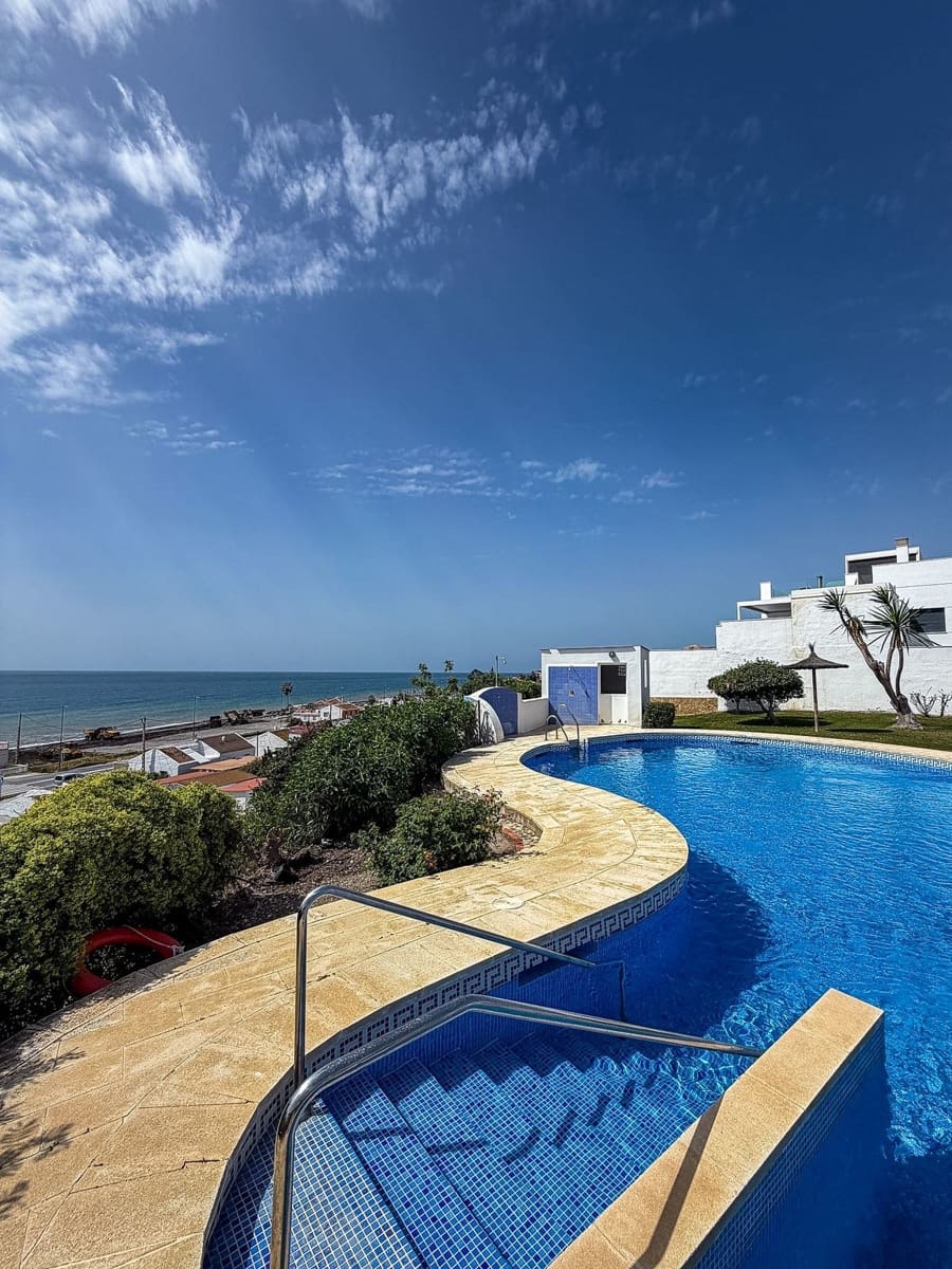 2 quarto Apartamento para venda em Torrox-Costa com piscina - 340 000 € (Ref: 9848245)