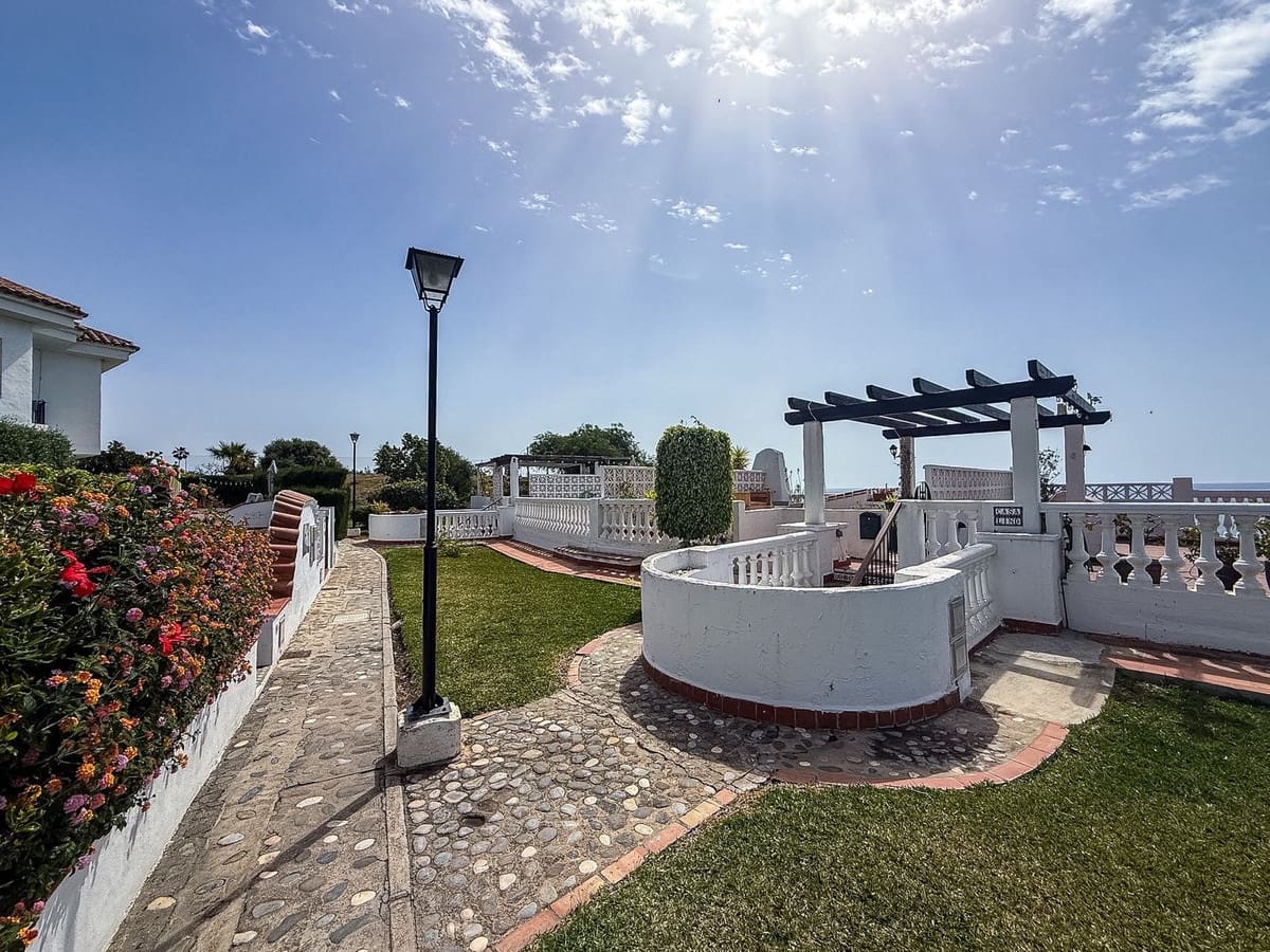 2 quarto Apartamento para venda em Torrox-Costa com piscina - 340 000 € (Ref: 9848245)