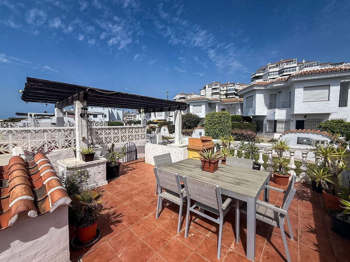 2 quarto Apartamento para venda em Torrox-Costa com piscina - 340 000 € (Ref: 9848245)