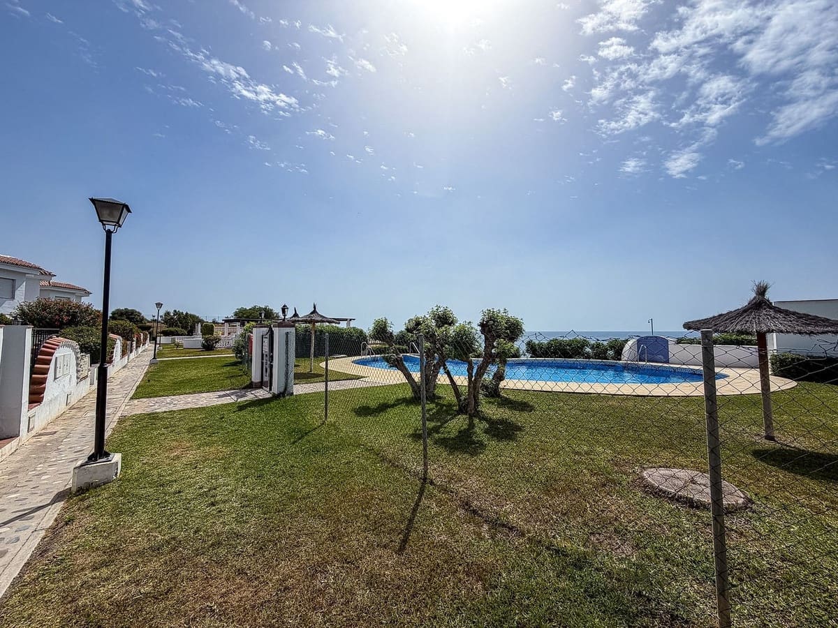 2 quarto Apartamento para venda em Torrox-Costa com piscina - 340 000 € (Ref: 9848245)