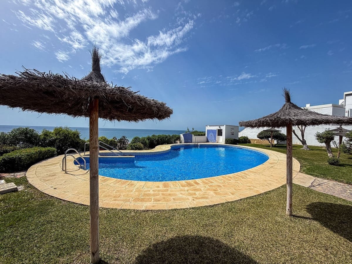 2 quarto Apartamento para venda em Torrox-Costa com piscina - 340 000 € (Ref: 9848245)