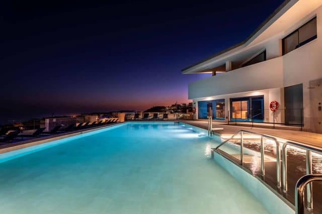 3 soveværelse Byhus til salg i Torrox-Costa, Torrox - € 595.000 (Ref: 9854266)