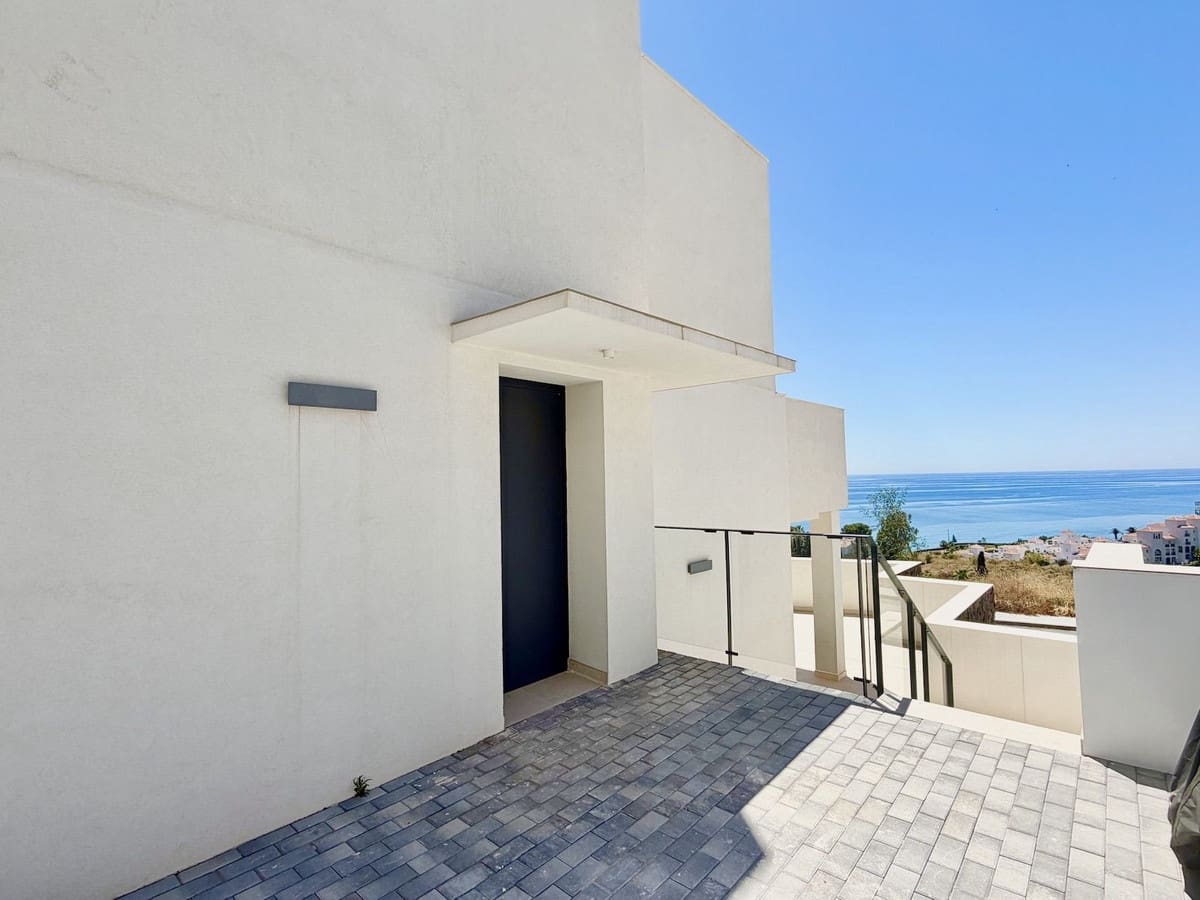 3 bedroom Townhouse for sale in Torrox-Costa with pool garage - € 595,000 (Ref: 9854266)