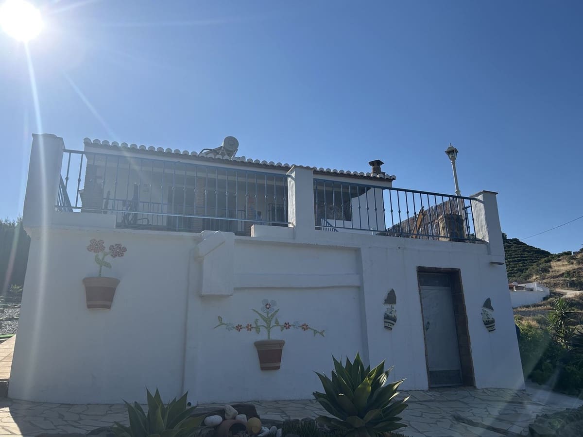 3 bedroom Villa for sale in Torrox with pool garage - € 350,000 (Ref: 9877493)