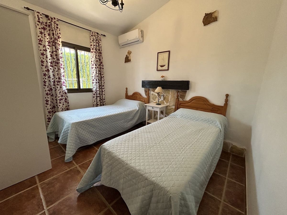 3 bedroom Villa for sale in Torrox with pool garage - € 350,000 (Ref: 9877493)