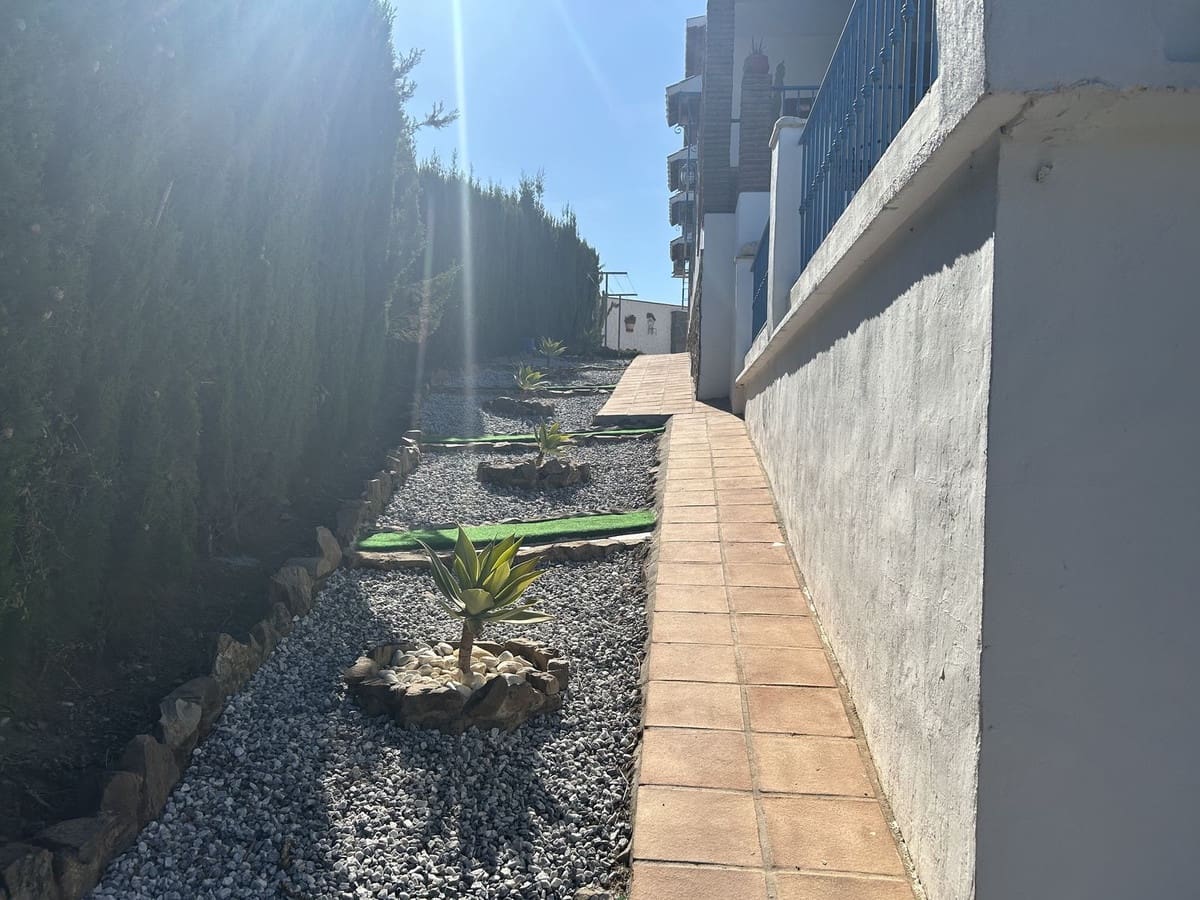3 bedroom Villa for sale in Torrox with pool garage - € 350,000 (Ref: 9877493)