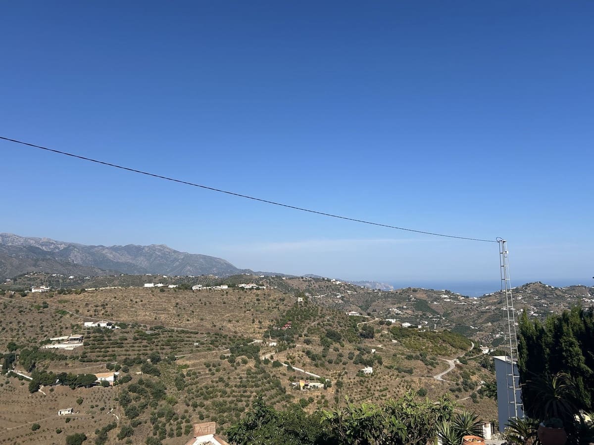 3 bedroom Villa for sale in Torrox with pool garage - € 350,000 (Ref: 9877493)
