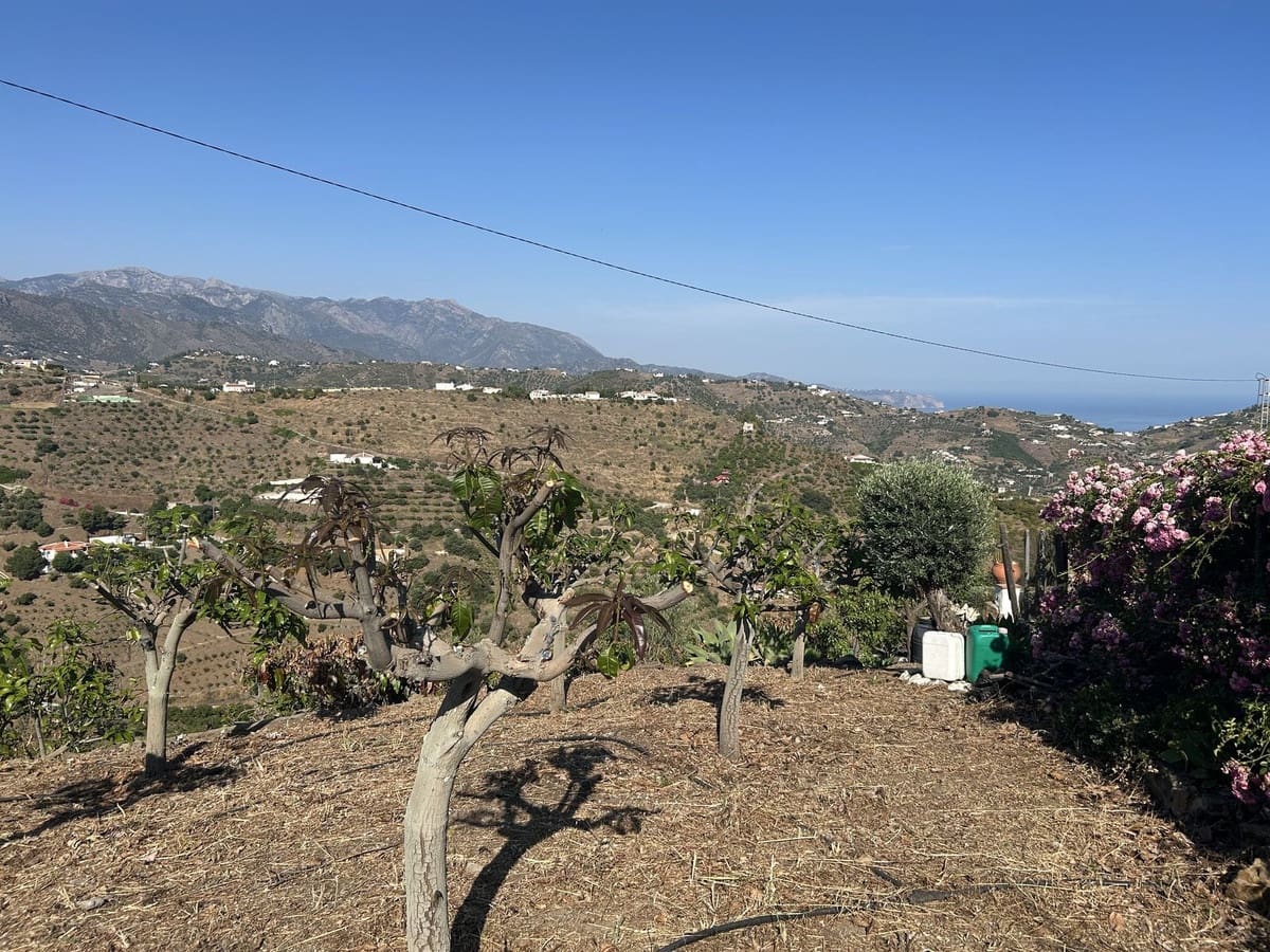 3 bedroom Villa for sale in Torrox with pool garage - € 350,000 (Ref: 9877493)