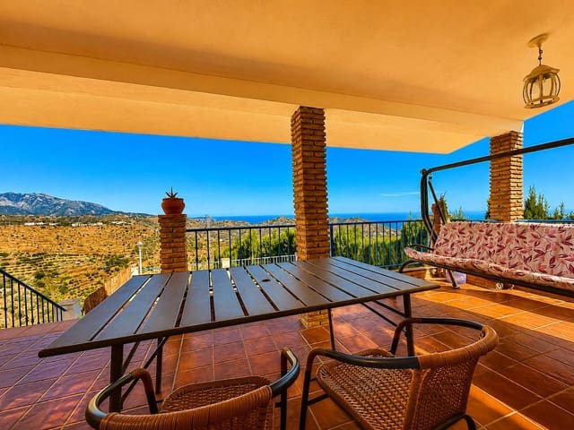 3 Zimmer Villa zu verkaufen in Torrox mit Pool Garage - 350.000 € (Ref: 9877493)