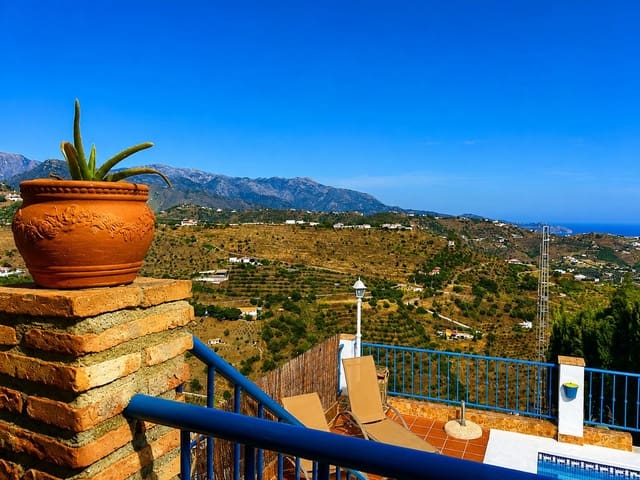 3 Zimmer Villa zu verkaufen in Torrox mit Pool Garage - 350.000 € (Ref: 9877493)