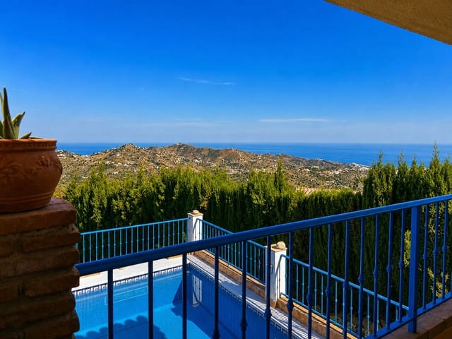 3 Zimmer Villa zu verkaufen in Torrox mit Pool Garage - 350.000 € (Ref: 9877493)