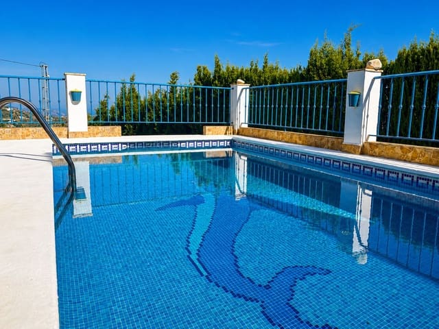3 Zimmer Villa zu verkaufen in Torrox mit Pool Garage - 350.000 € (Ref: 9877493)
