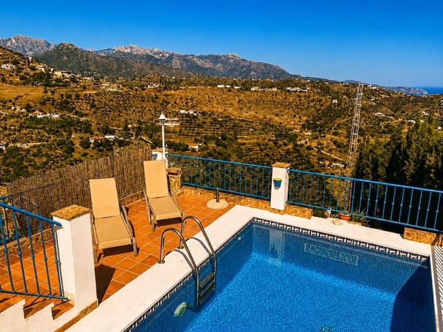 3 Zimmer Villa zu verkaufen in Torrox mit Pool Garage - 350.000 € (Ref: 9877493)