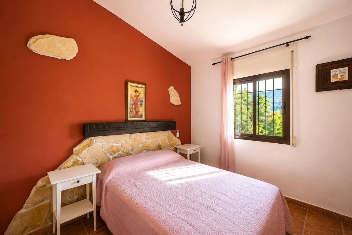 3 soveværelse Villa til salg i Torrox med swimmingpool garage - € 350.000 (Ref: 9877493)
