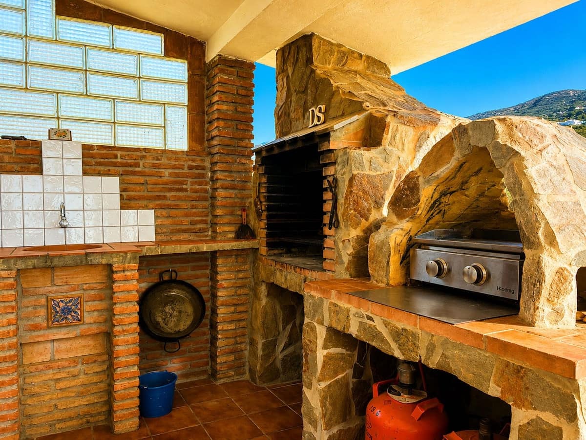 3 soveværelse Villa til salg i Torrox med swimmingpool garage - € 350.000 (Ref: 9877493)