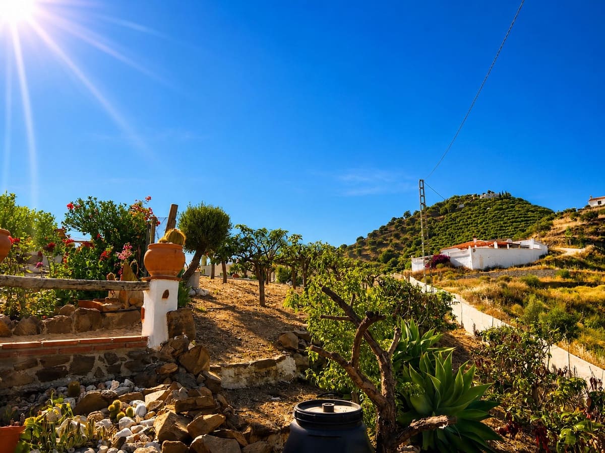 3 soveværelse Villa til salg i Torrox med swimmingpool garage - € 350.000 (Ref: 9877493)