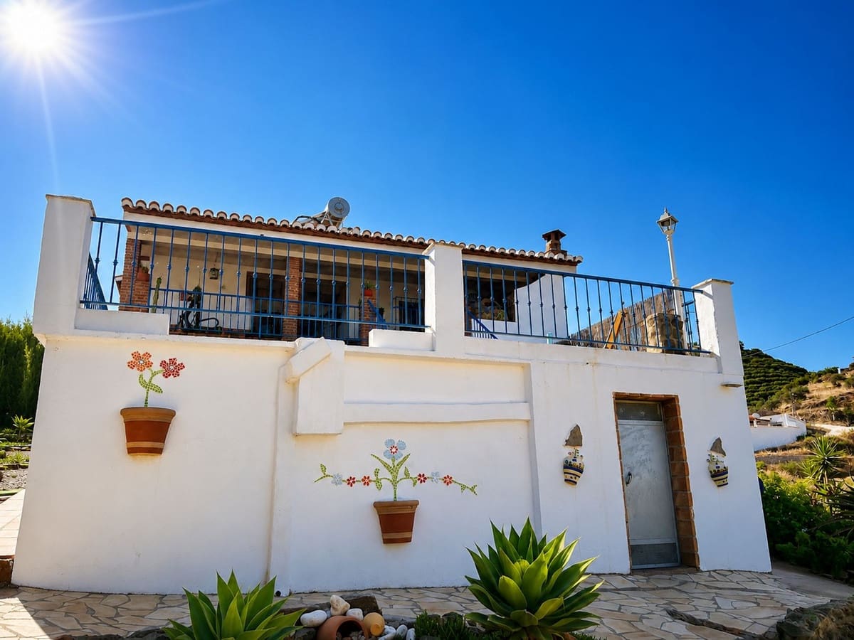 3 soveværelse Villa til salg i Torrox med swimmingpool garage - € 350.000 (Ref: 9877493)