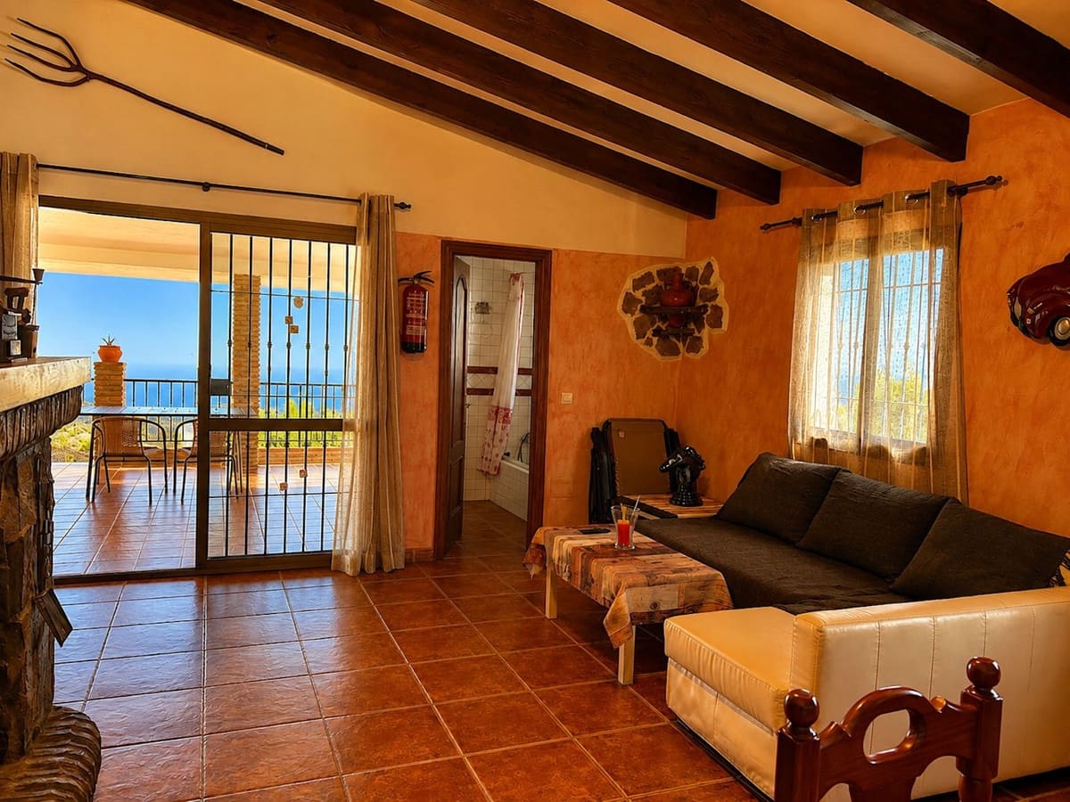 3 soveværelse Villa til salg i Torrox med swimmingpool garage - € 350.000 (Ref: 9877493)