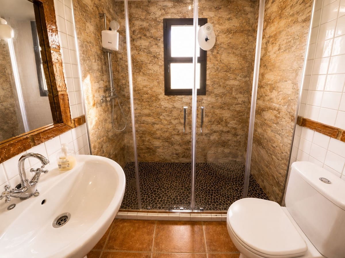 3 soveværelse Villa til salg i Torrox med swimmingpool garage - € 350.000 (Ref: 9877493)