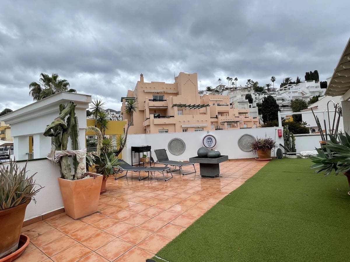 2 Zimmer Penthouse zu verkaufen in Nerja mit Garage - 879.000 € (Ref: 9889549)