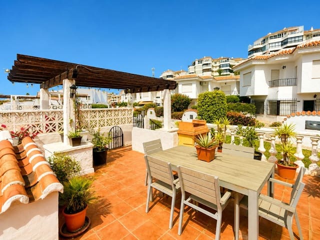 2 sovrum Hus till salu i Torrox-Costa, Torrox med pool - 330 000 € (Ref: 9891252)