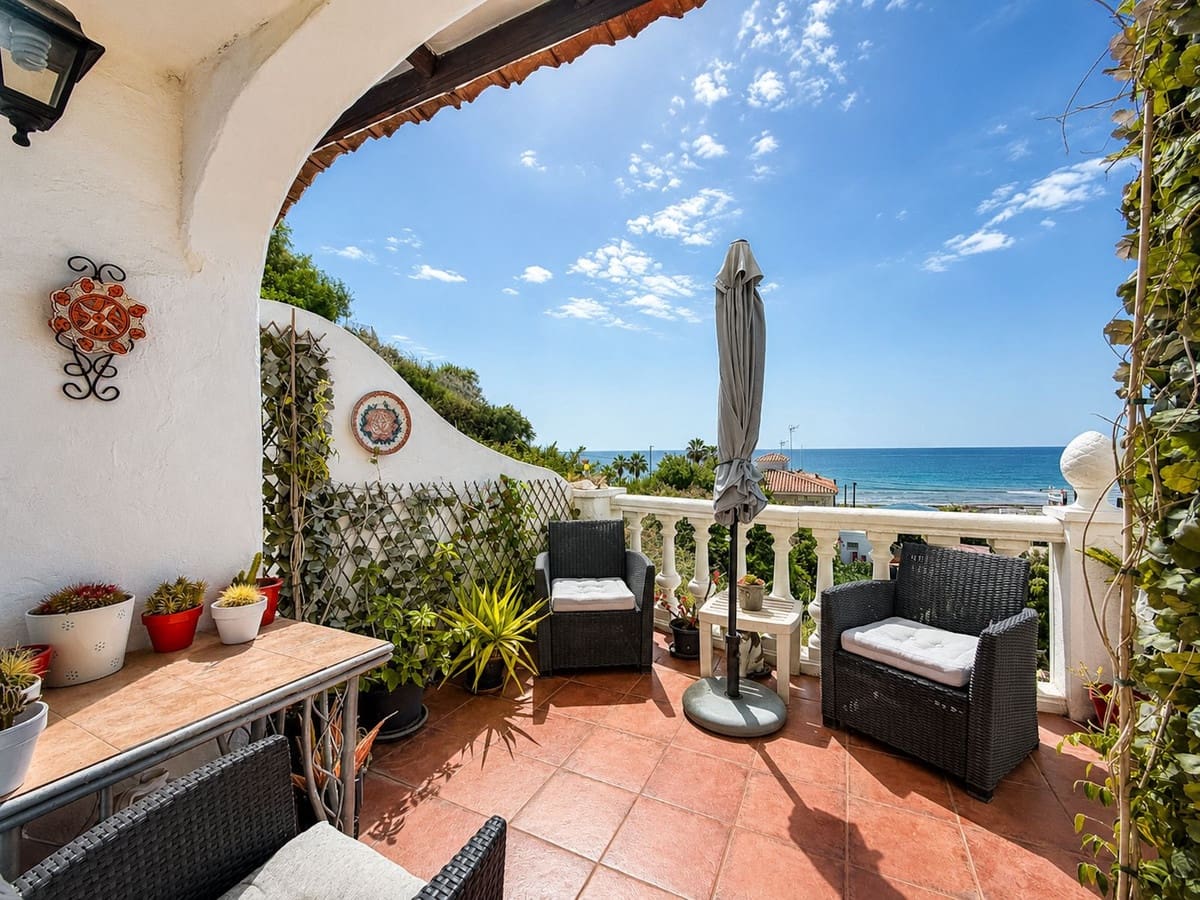 2 bedroom Townhouse for sale in Torrox-Costa with pool - € 330,000 (Ref: 9891252)