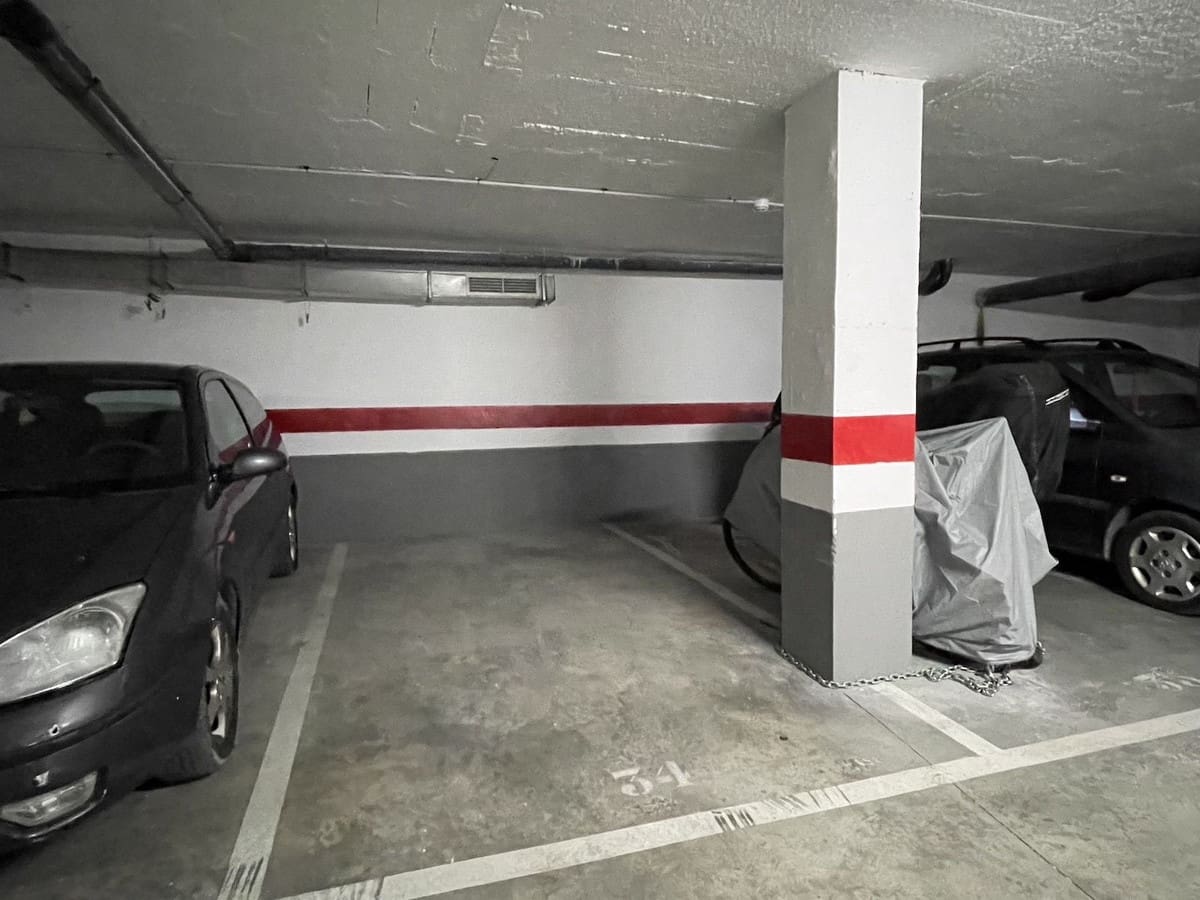 2 makuuhuone Huoneisto vuokrattavana paikassa Nerja mukana uima-altaan 
autotalli - 950 € (Ref: 9895386)