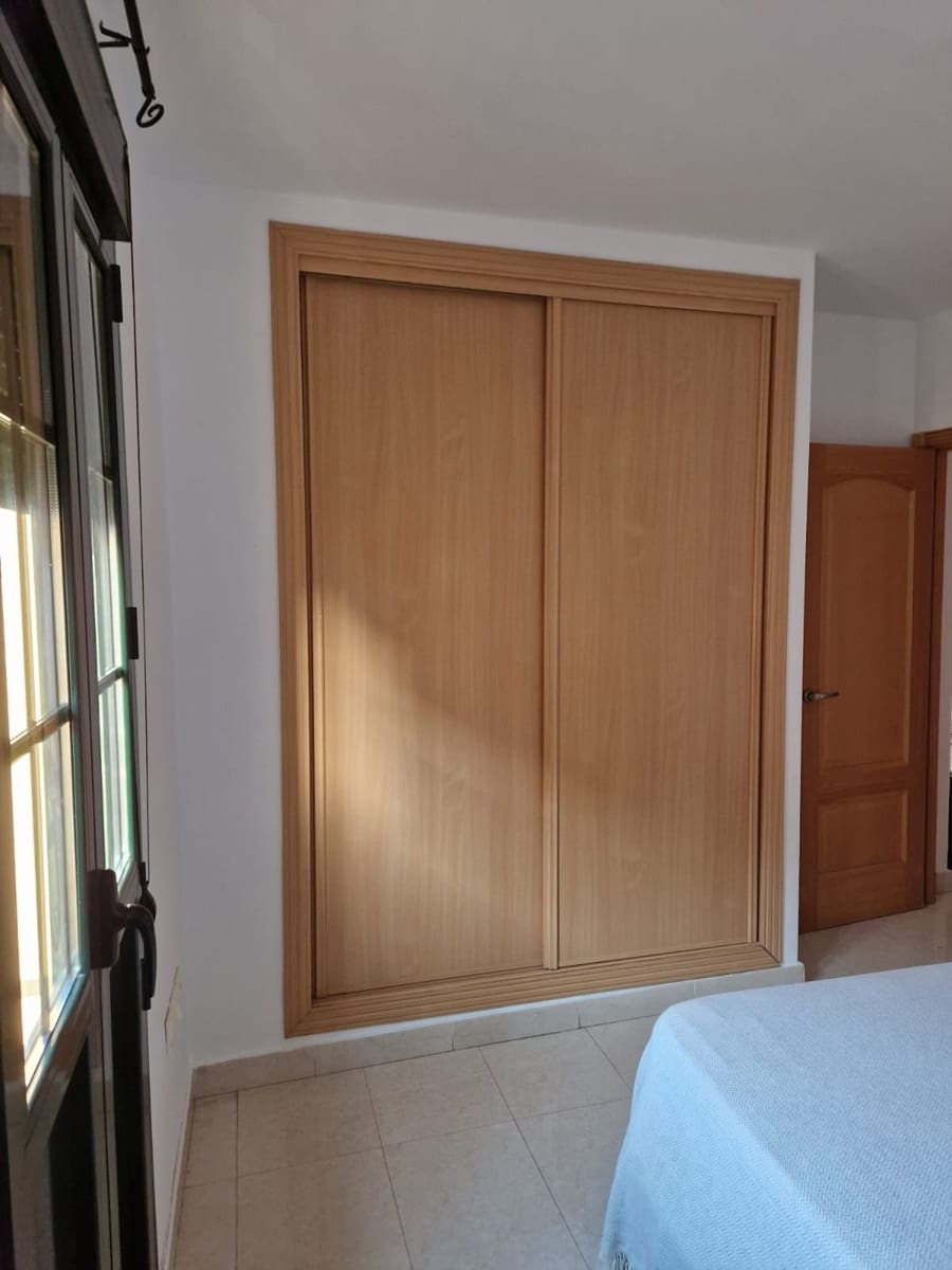 2 makuuhuone Huoneisto vuokrattavana paikassa Nerja mukana uima-altaan 
autotalli - 950 € (Ref: 9895386)