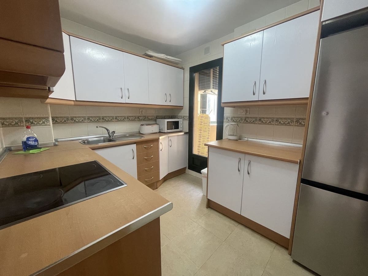 2 makuuhuone Huoneisto vuokrattavana paikassa Nerja mukana uima-altaan 
autotalli - 950 € (Ref: 9895386)