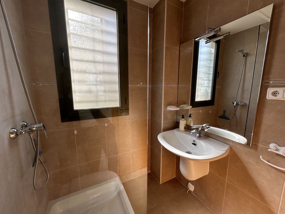 2 soveværelse Lejlighed til leje i Nerja med swimmingpool - € 1.100 (Ref: 9895636)