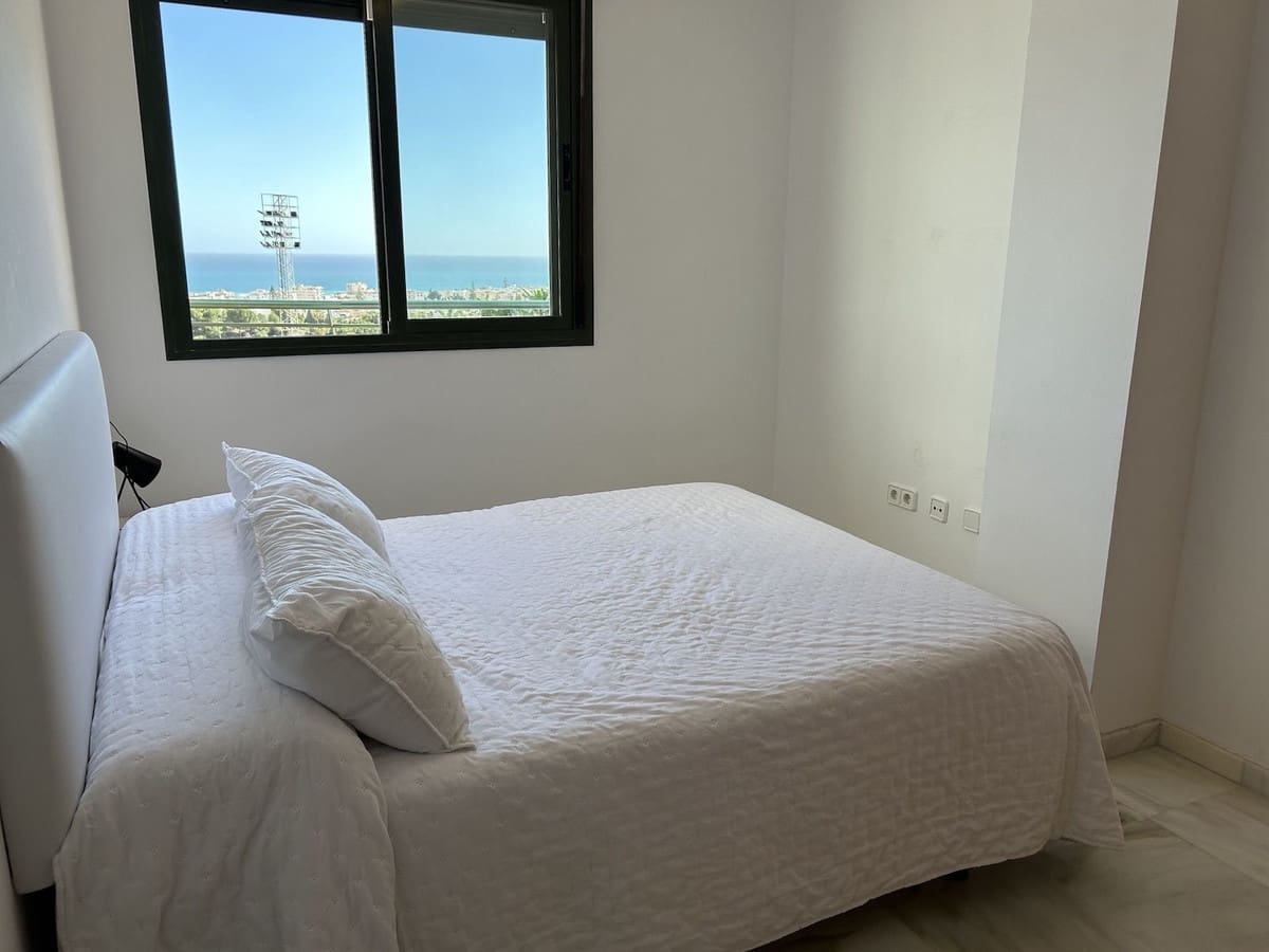 2 soveværelse Lejlighed til leje i Nerja med swimmingpool - € 1.100 (Ref: 9895636)