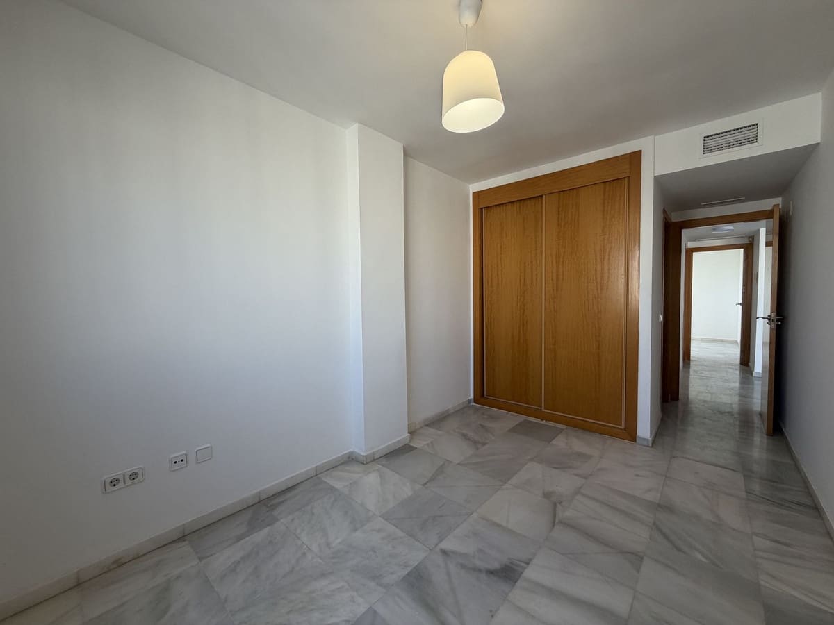2 soveværelse Lejlighed til leje i Nerja med swimmingpool - € 1.100 (Ref: 9895636)