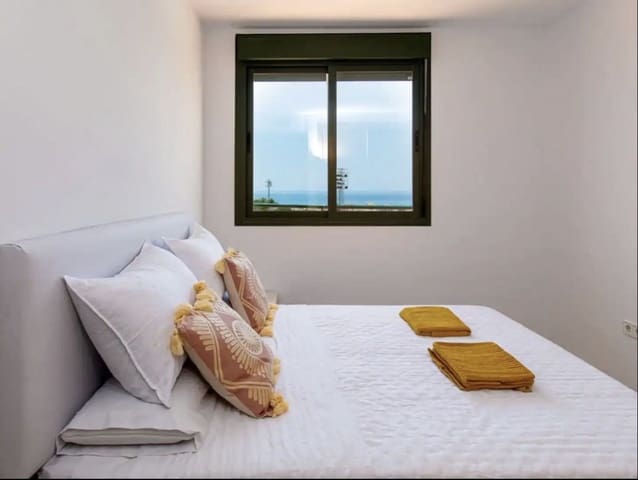 2 bedroom Apartment for rent in Nerja with pool - € 1,100 (Ref: 9895636)