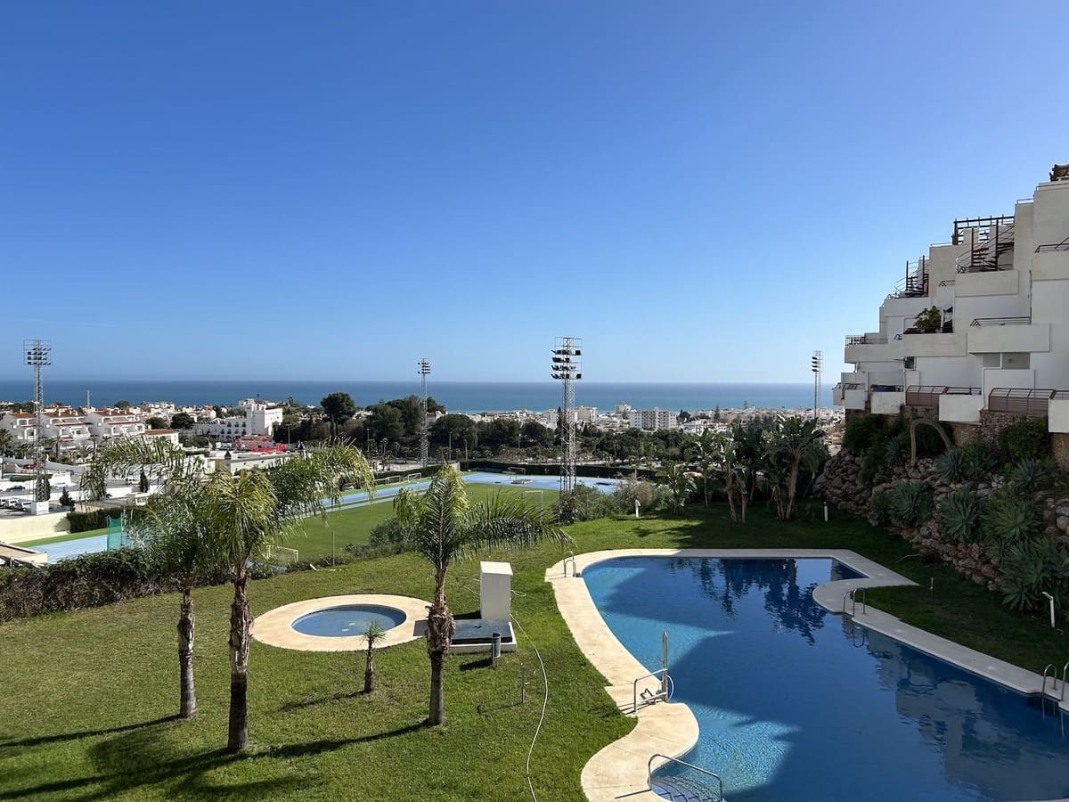 2 soveværelse Lejlighed til leje i Nerja med swimmingpool - € 1.100 (Ref: 9895636)
