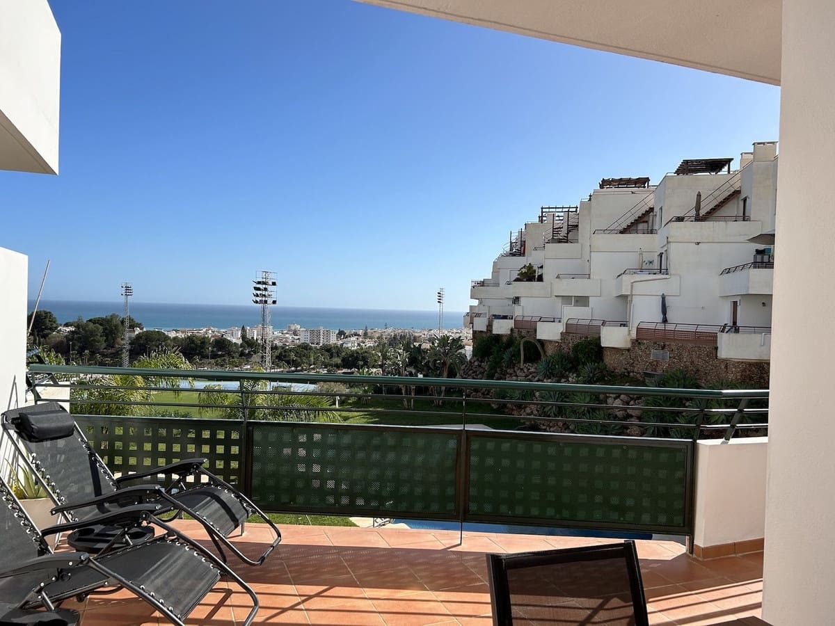2 soveværelse Lejlighed til leje i Nerja med swimmingpool - € 1.100 (Ref: 9895636)