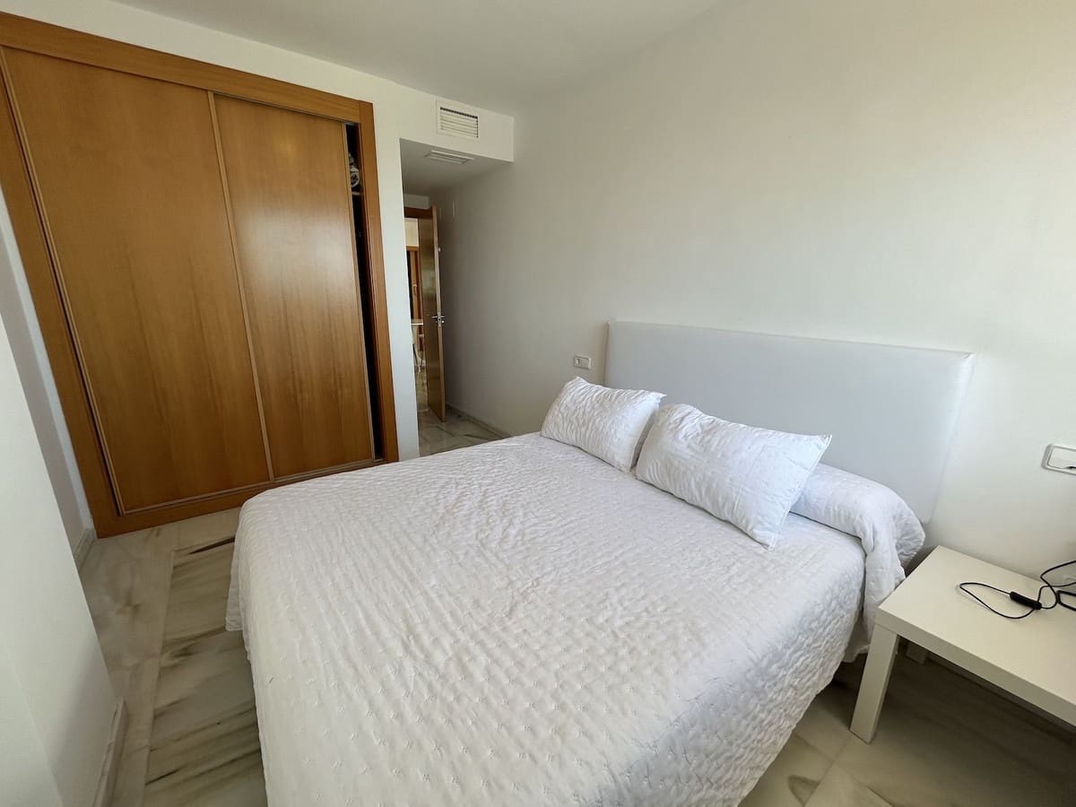 2 soveværelse Lejlighed til leje i Nerja med swimmingpool - € 1.100 (Ref: 9895636)
