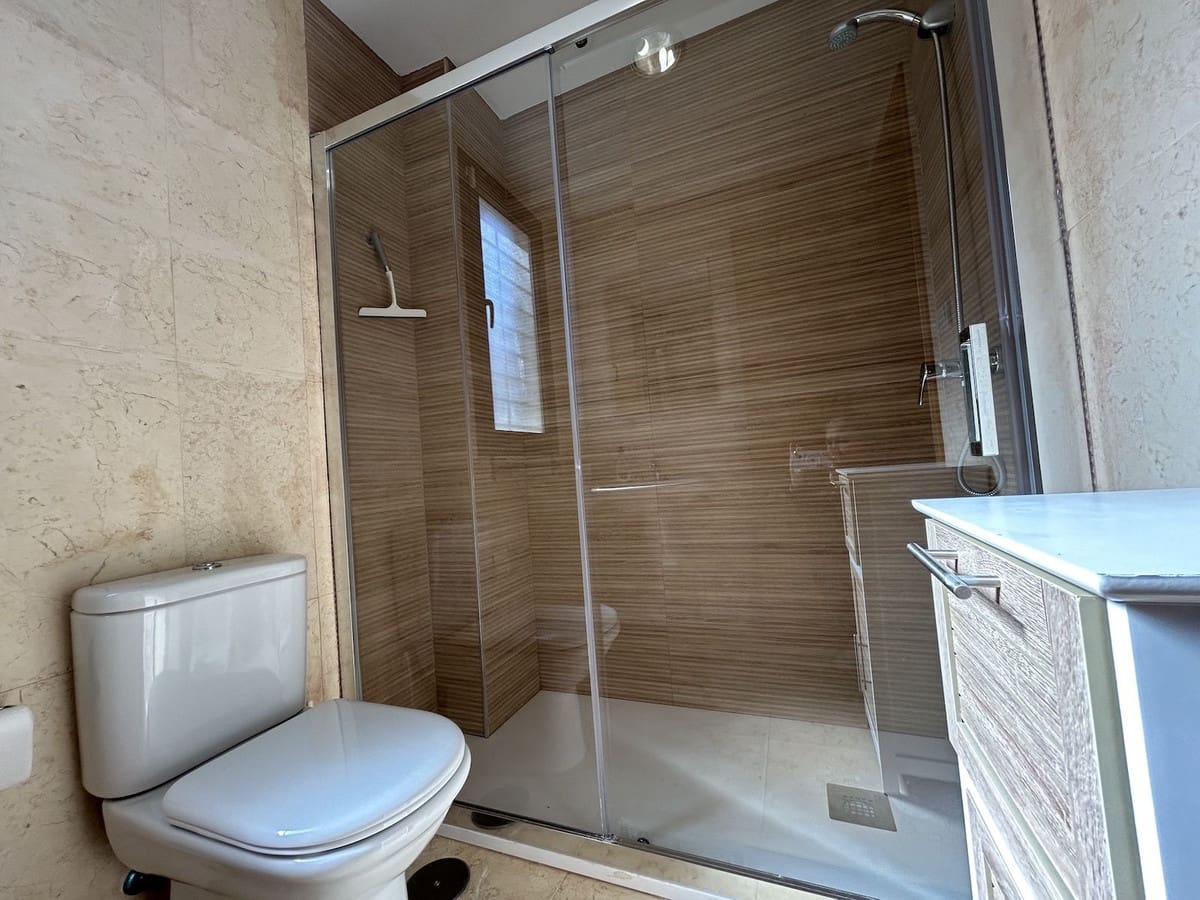 2 soveværelse Lejlighed til leje i Nerja med swimmingpool - € 1.100 (Ref: 9895636)