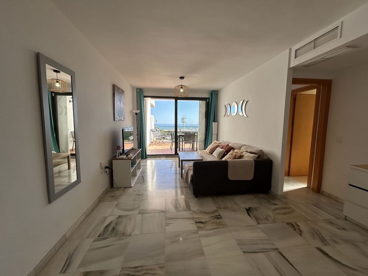 2 soveværelse Lejlighed til leje i Nerja med swimmingpool - € 1.100 (Ref: 9895636)